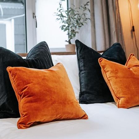 The Lighthouse, Boutique Apartment In The Town Centre - Starlink Wi-Fi Tavistock  Bagian luar foto