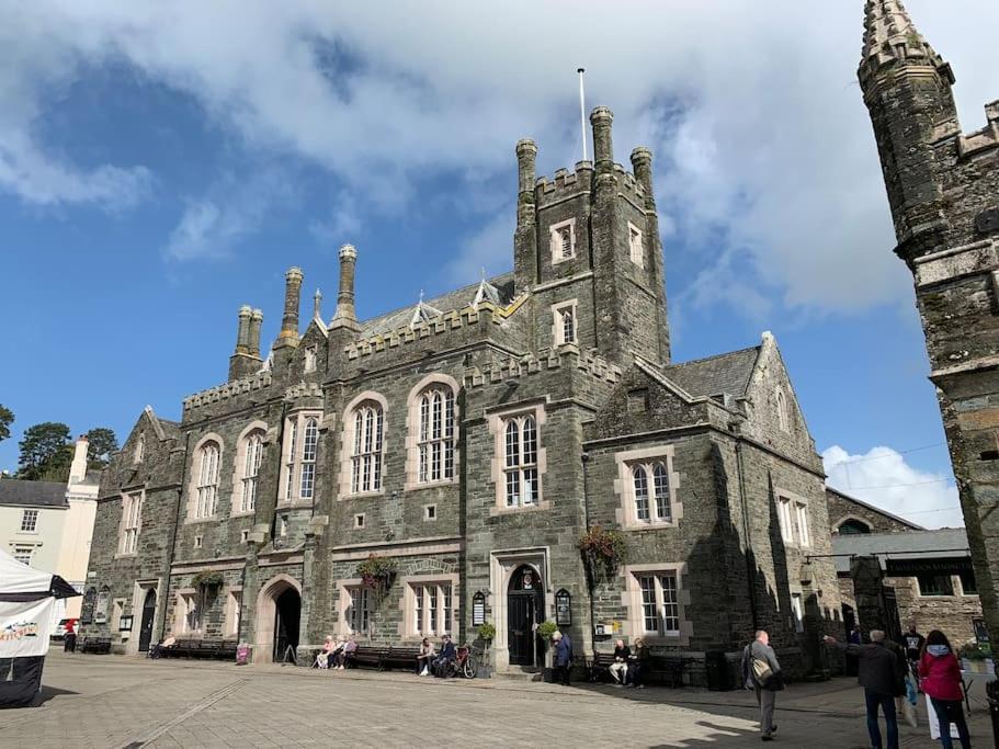 The Lighthouse, Boutique Apartment In The Town Centre - Starlink Wi-Fi Tavistock  Bagian luar foto